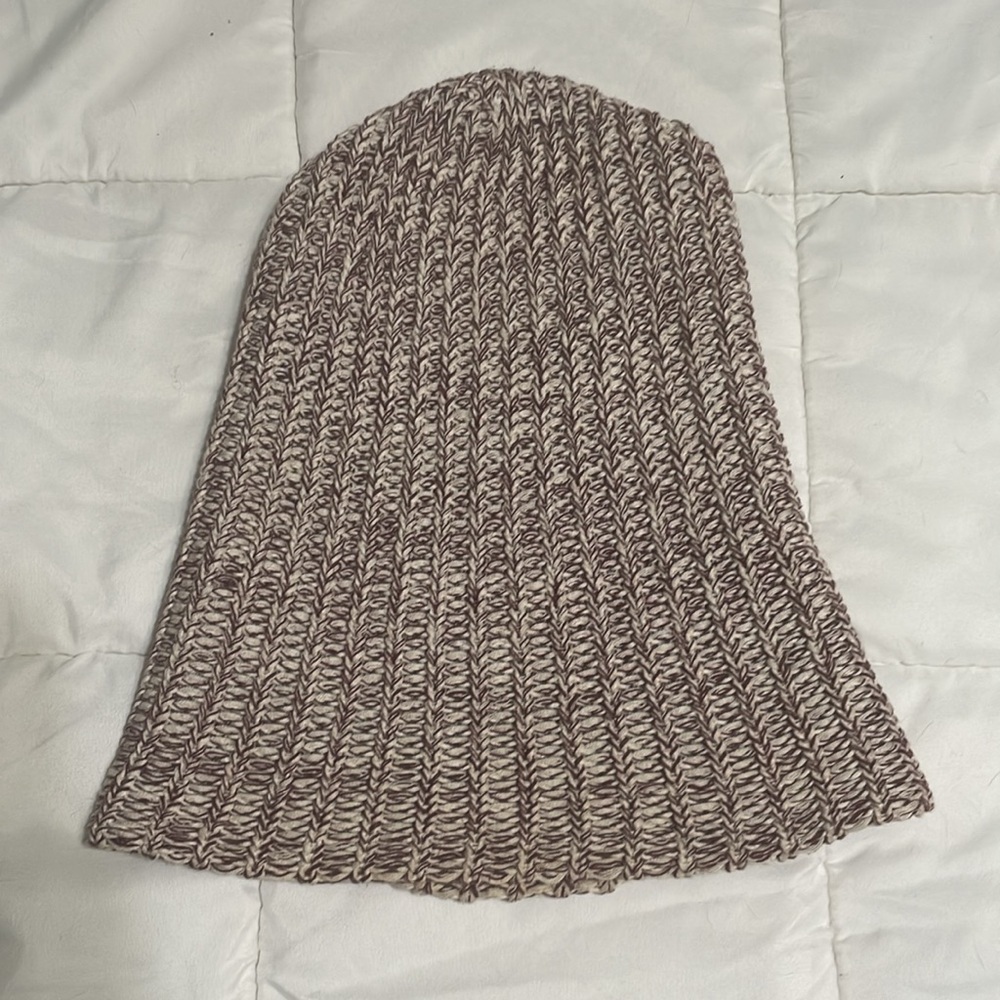 💰Love Your Melon Women’s Winter Beanie Hat Maroon & White Knit Woven With Logo - Picture 3 of 4